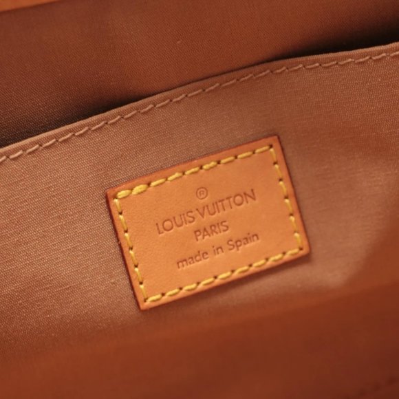 Louis Vuitton Roxbury Drive Handbag in Monogram Vernis - Picture 5 of 10